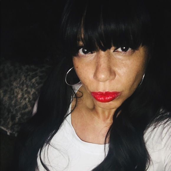 Meet your Posher, Angelique - Picture 2 of 2